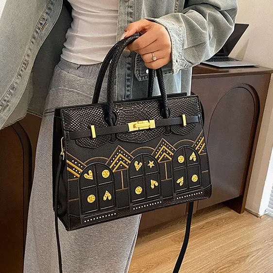 

2025 Designer Tote Bag - Spacious Leather Shoulder Bag W/ Crossbody Strap | Chic Women's Handbag