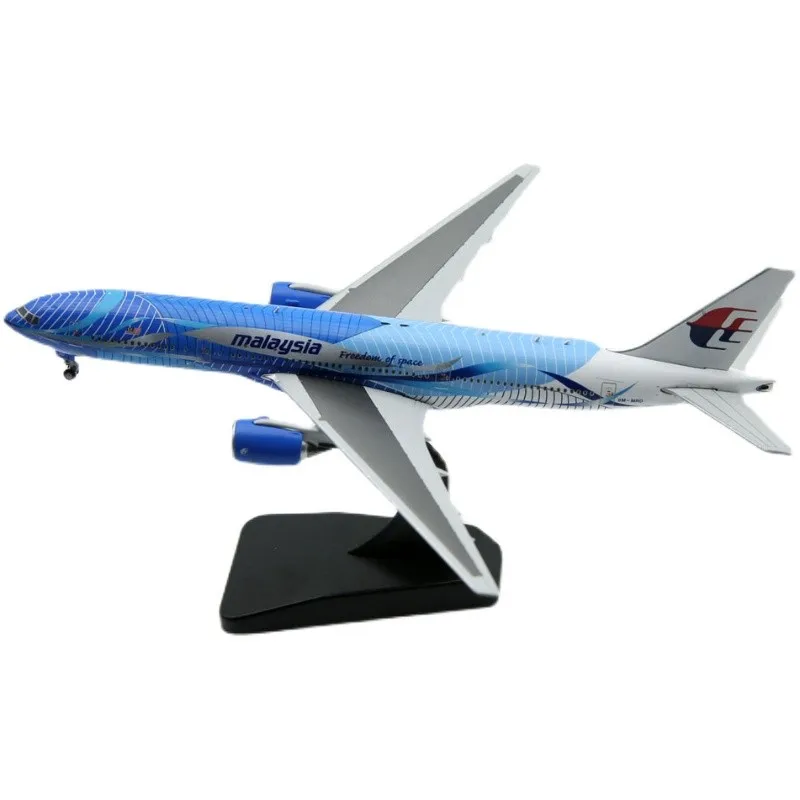 

Malaysia Airlines B777-200ER Civil Aviation Airliner Alloy & Plastic Model 1:400 Scale Diecast Toy Gift Collection Simulation