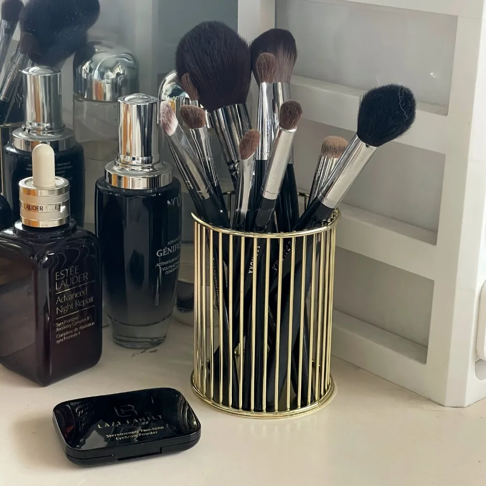 

Cosmetics Storage Makeup Brush Holder Rose Gold Wrought Iron Round Eyeliner Lipstick Brushes Pen Pot Organizer Basket Box