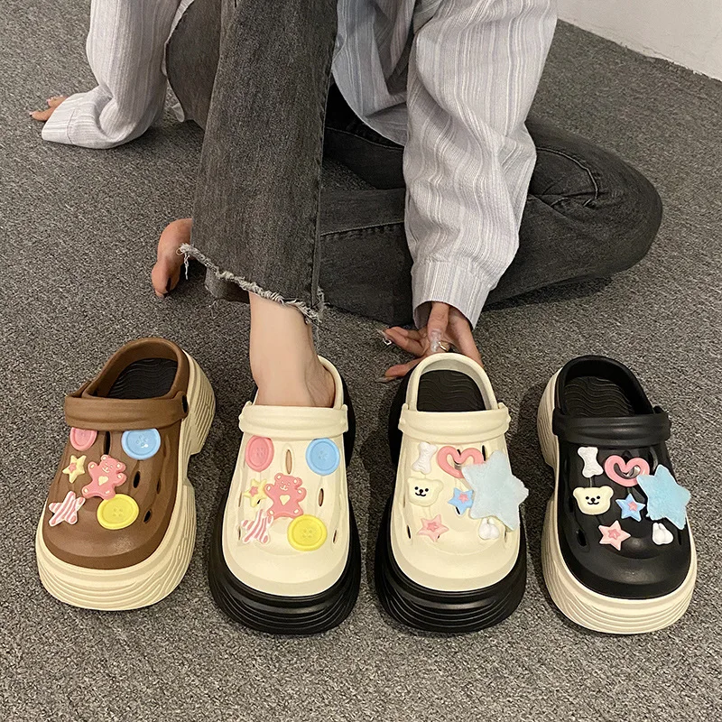 Women Sandals 2024 New Arrival Elegant Clogs Fashion Street Beach Slides Height Increasing Slippers For Girls Hole shoes