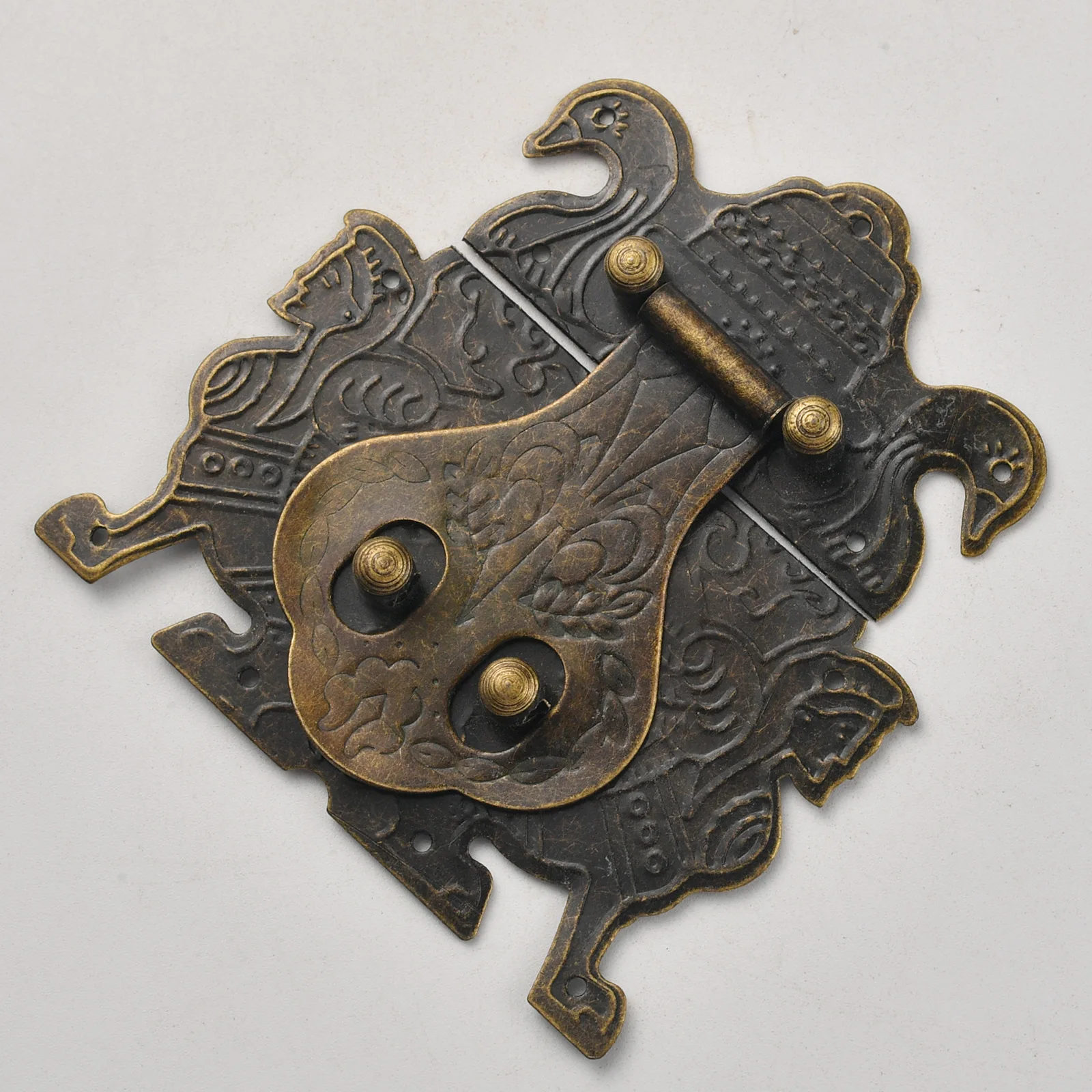 Wine panel box buckle packaging hardware antique buckle wooden box hardware duck bill buckle