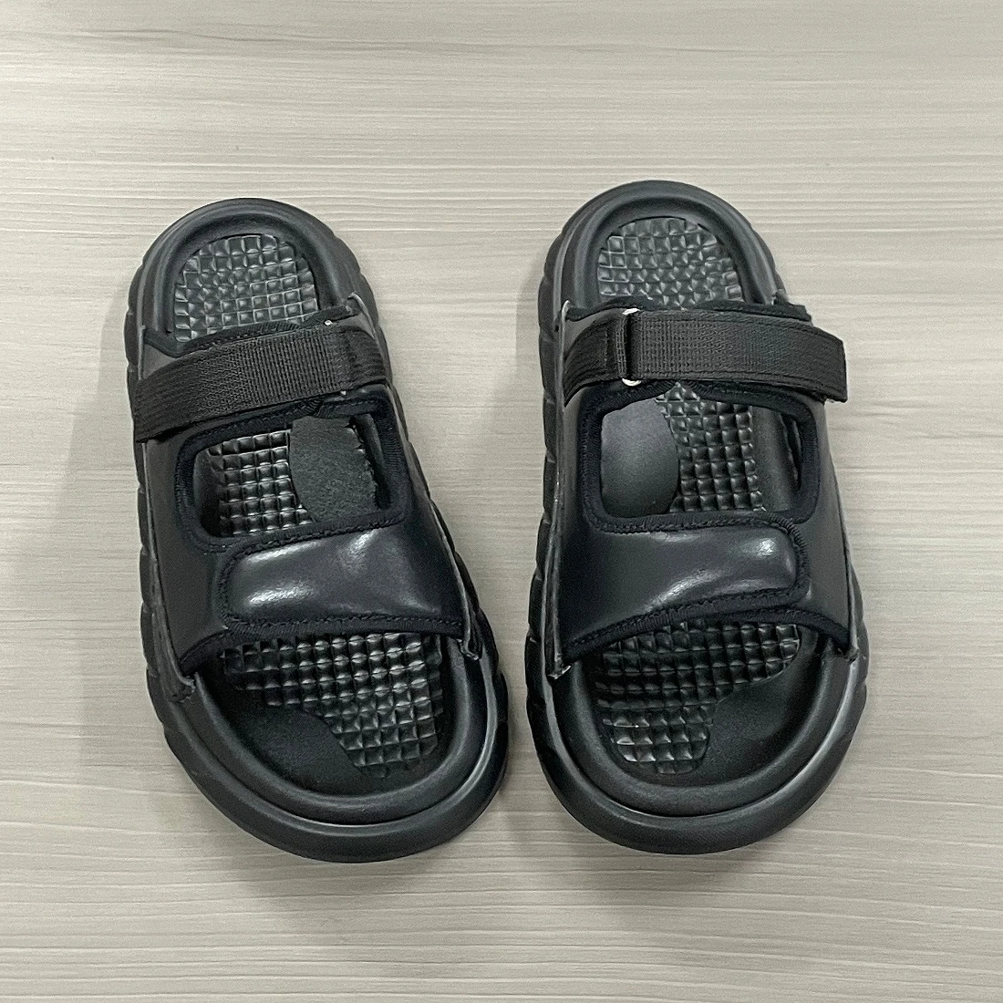 Xingliupi New Arrival Boys Fashionable Popular Sandals Kids Shoes Summer Versatile Black Genuine Leather Footwear for Children