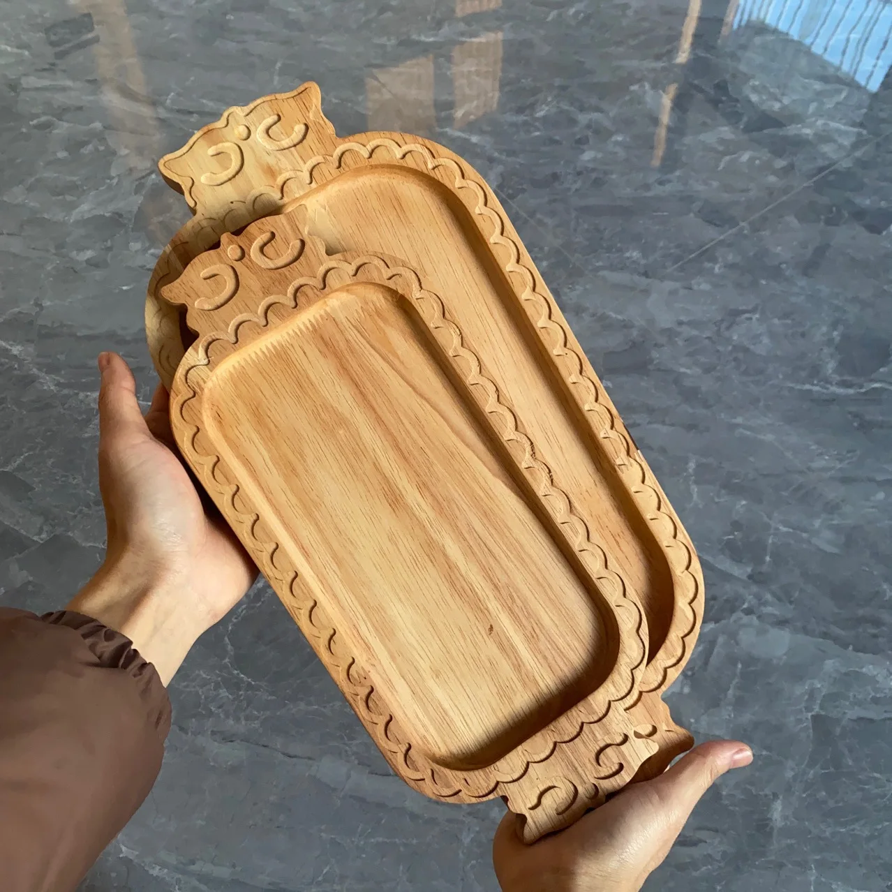 

Creative pattern fruit tray, solid wood carved bread tray afternoon tea tray