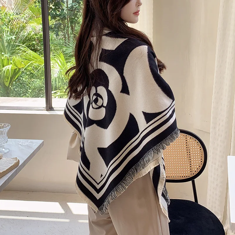 

Imitation cashmere scarf women125cmLarge square scarf with camellia pattern, suitable-conditioned rooms, as a shawl