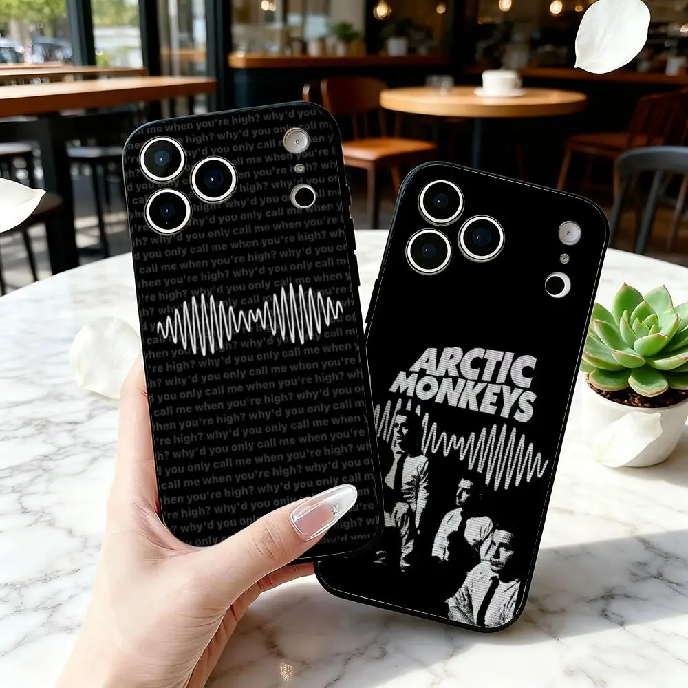 Funda Arctic M-Monkey para iPhone 17 16 15 14 13 12 11 Pro Max Plus Air Mini, Negra Suave