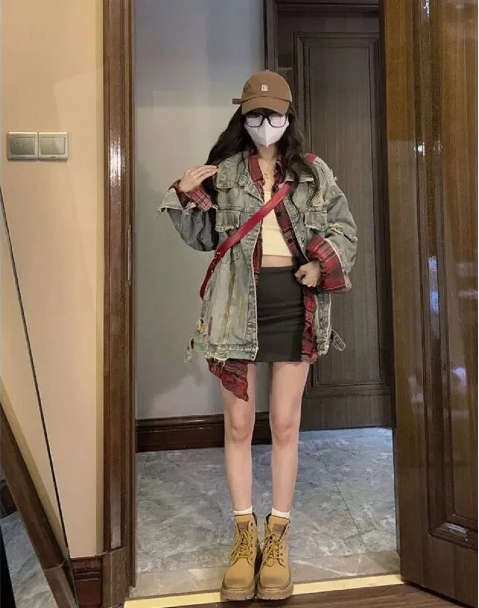 

Retro Old Tie-dye Graffiti Denim Jacket Women 2025 Early Autumn New Loose Ripped Design Long-sleeved Top