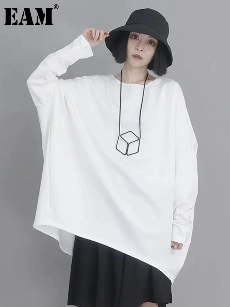 EAM Women White Big Size Casual T-shirt New Round Neck Long Batwing Sleeve Loose Fit Fashion Tide Spring Autumn 2024 31A0996