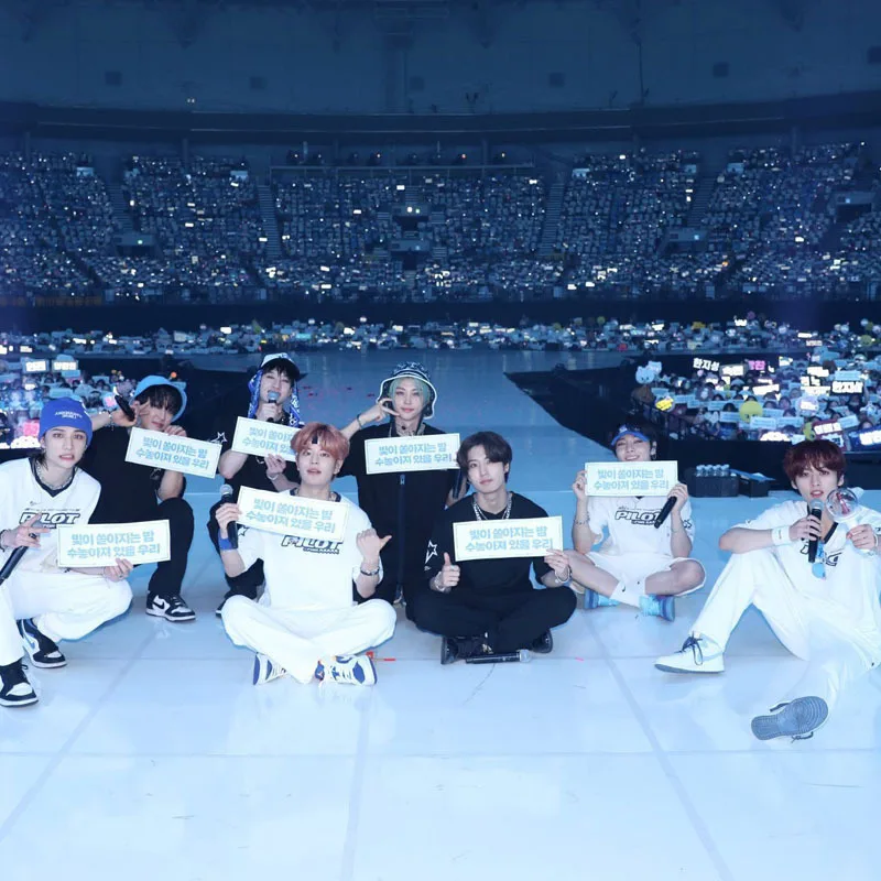 تي شيرت مطبوع Kpop Seungmin FELIX HYUNJIN JEONGIN MINHO قميص قصير الأكمام المشجعين المحملة الرجال النساء القطن تي شيرت ملابس الشارع الشهير