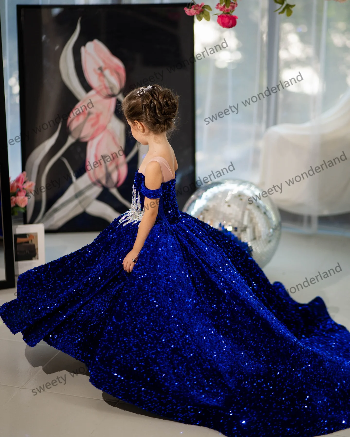 Blaue Pailletten-Blumenmädchenkleider, transparente Träger, formelles Vestido De Novia, glitzerndes Geburtstagsfeier-Festzug-Kleid für Kinder