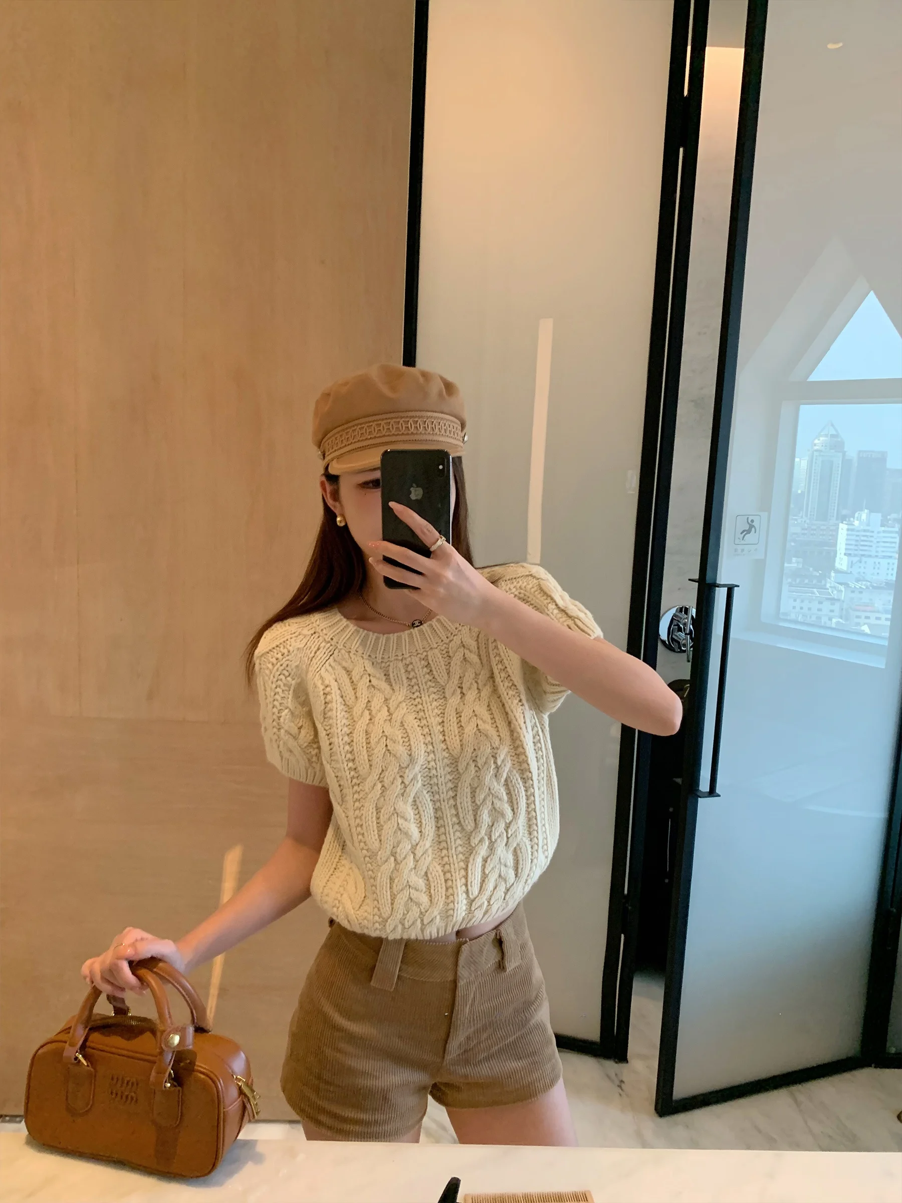 

Повседневный свободный вязаный свитер ort Sve round Ne Sam Seoi Антивозрастной плетеный дизайн Полиэфирное волокно Эксклюзивный онлайн