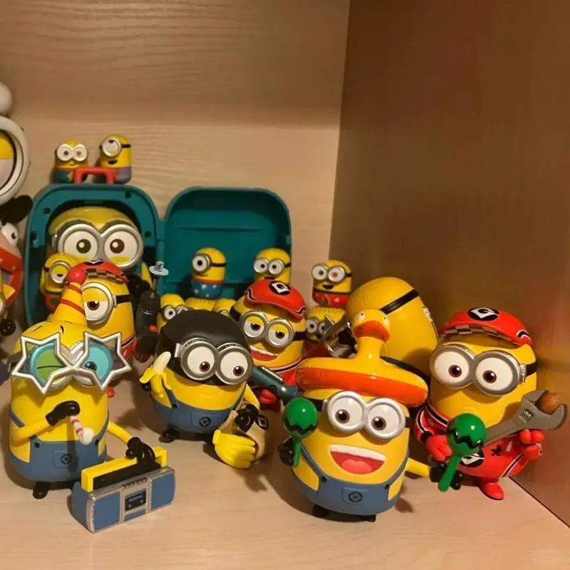 Despicable Me 4 caja ciega Minions misterio lindo Carl Ron Phil Gus Mel Jerry figura de acción Minions juguete sorpresa niños juguete de regalo de Navidad