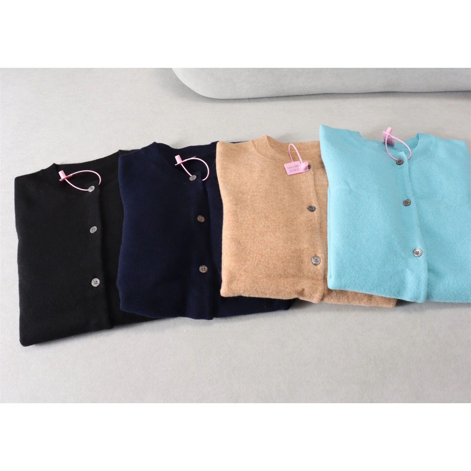 

Мягкий шерстяной вязаный кардиган с круглым вырезом и декоративной отделкой 25A07, женский модный свитер на пуговицах для весеннего сезона