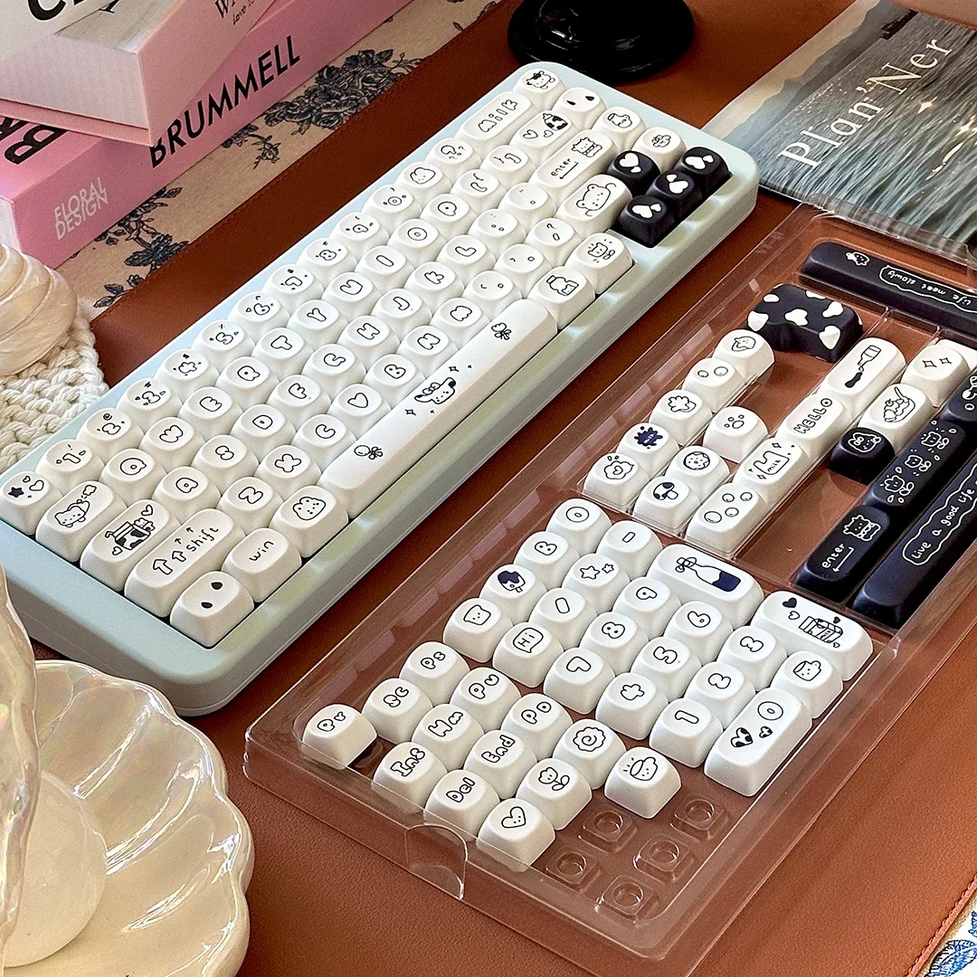 ECHOME Black and White Cow Theme Keycap Set PBT Dye-sublimation Keyboard Cap 141keys MOA Profile Key Cap for Mechanical Keyboard