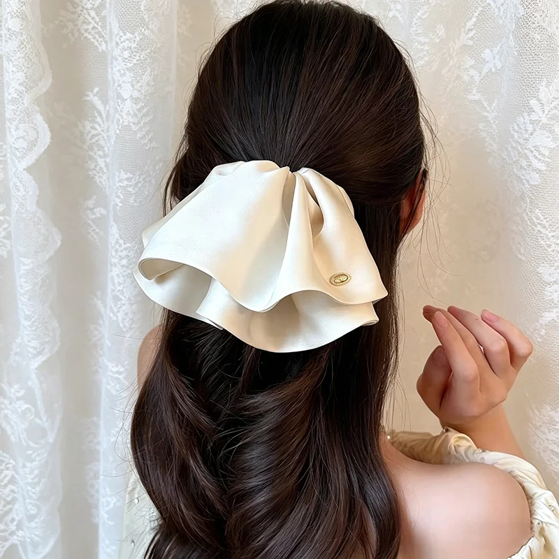 

Korean Style Satin Skirt Hair Claw Clip Elegant French Large Hair Claw Non-slip Ponytail Holder Hair Accessories 새틴 스커트 헤어 클립