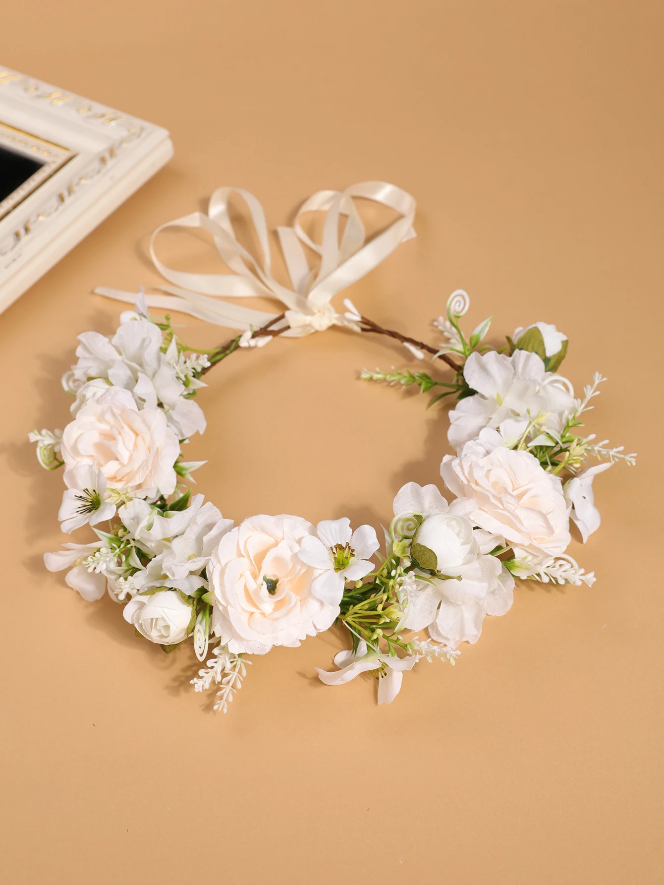 Simulierte Rosenblüten-Girlande als Kopfschmuck - Bohemian-Style Verstellbares Band-Haarband - Geeignet für Brautjungfern, Hochzeiten, Porträts – Detail 4