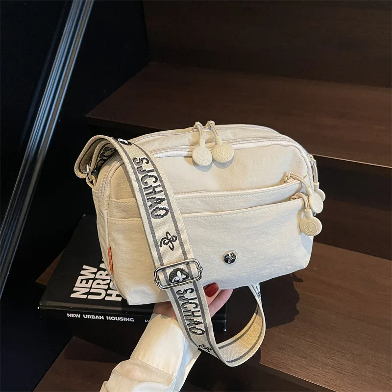 

New Fashion Women Large Capacity Shoulder Bags Washable Nylon Casual and Simple Crossbody Bags Multi Layer Simple Commuting Bag