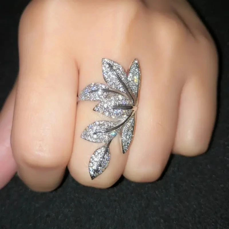 Huitan Bling Bling Leaf Finger Ring dla kobiet Full Paved Sparkling Cubic Zirconia Crystal Rings Wedding Luxury Fashion Jewelry