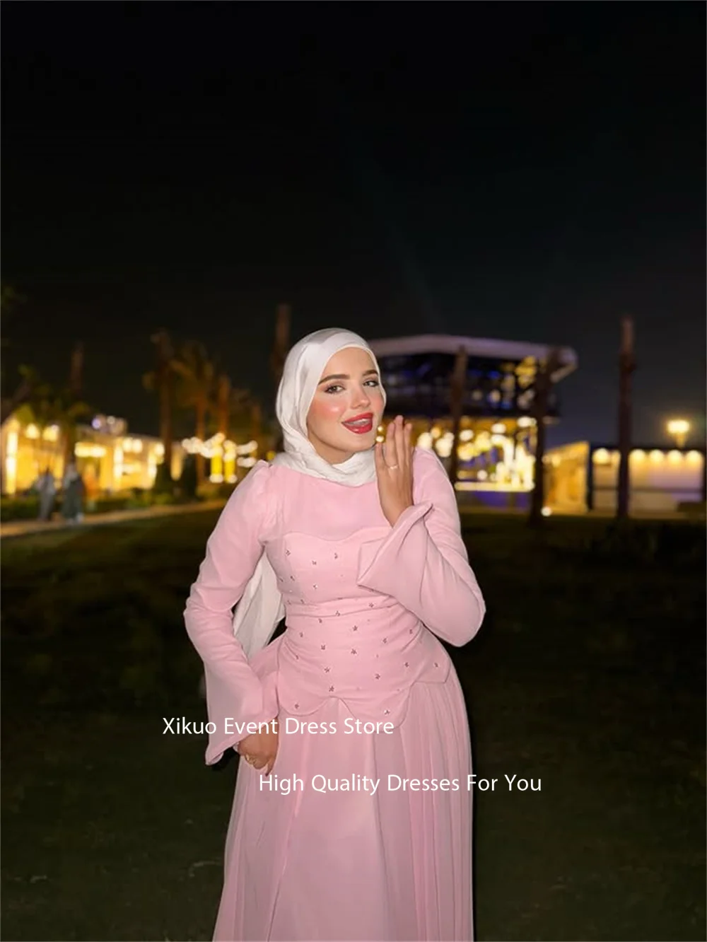 فساتين سهرة شيفون وردية متواضعة من Xikuo فساتين كوكتيل ذات ثنيات عالية وأكمام طويلة فستان ماكسي للحفلات الراقصة حسب الطلب