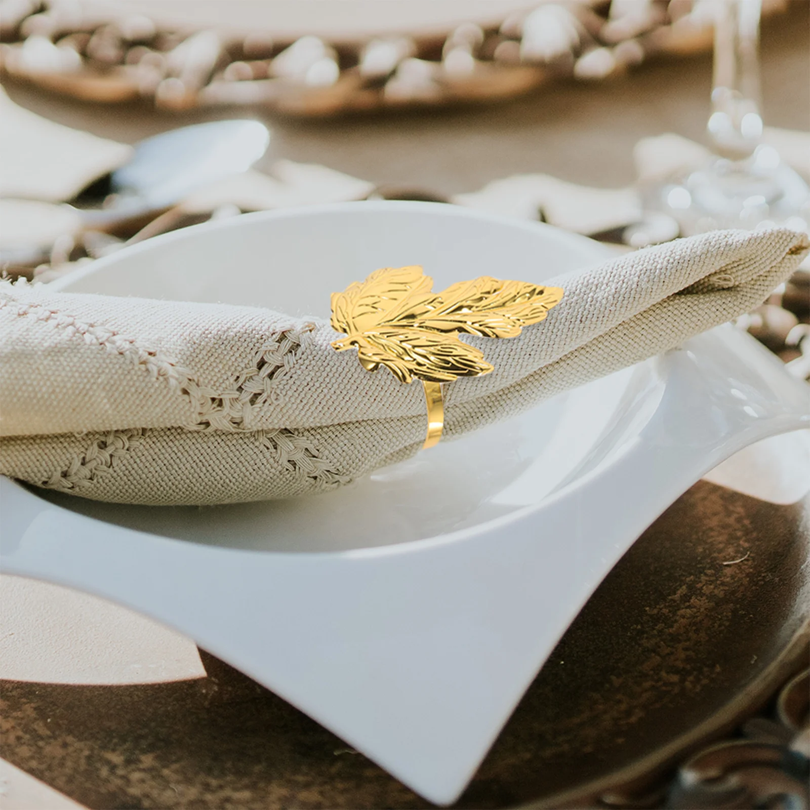 

3Pcs Elegant Napkin Buckle Maple Leaf Shape Metal Ring for Wedding Party Table Decoration Reusable Easy Clean Dinner Napkin Ring