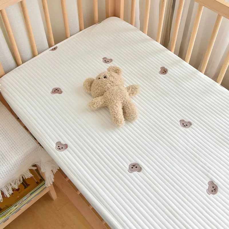 Baby Crib All-Cotton Quilted Embroidered Mattress Cover Sheet, Children's Bed Thickened Bedspread, Premium Embroidered, Sweat-Absorbent, Breathable, Suitable for All Seasons, Simple and Stylish