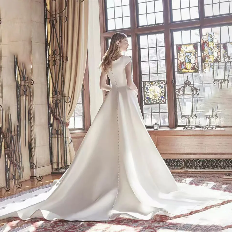 Robes De mariée personnalisées en Satin, col carré, manches courtes, boutons, avec traîne Court, pour femmes, 2025