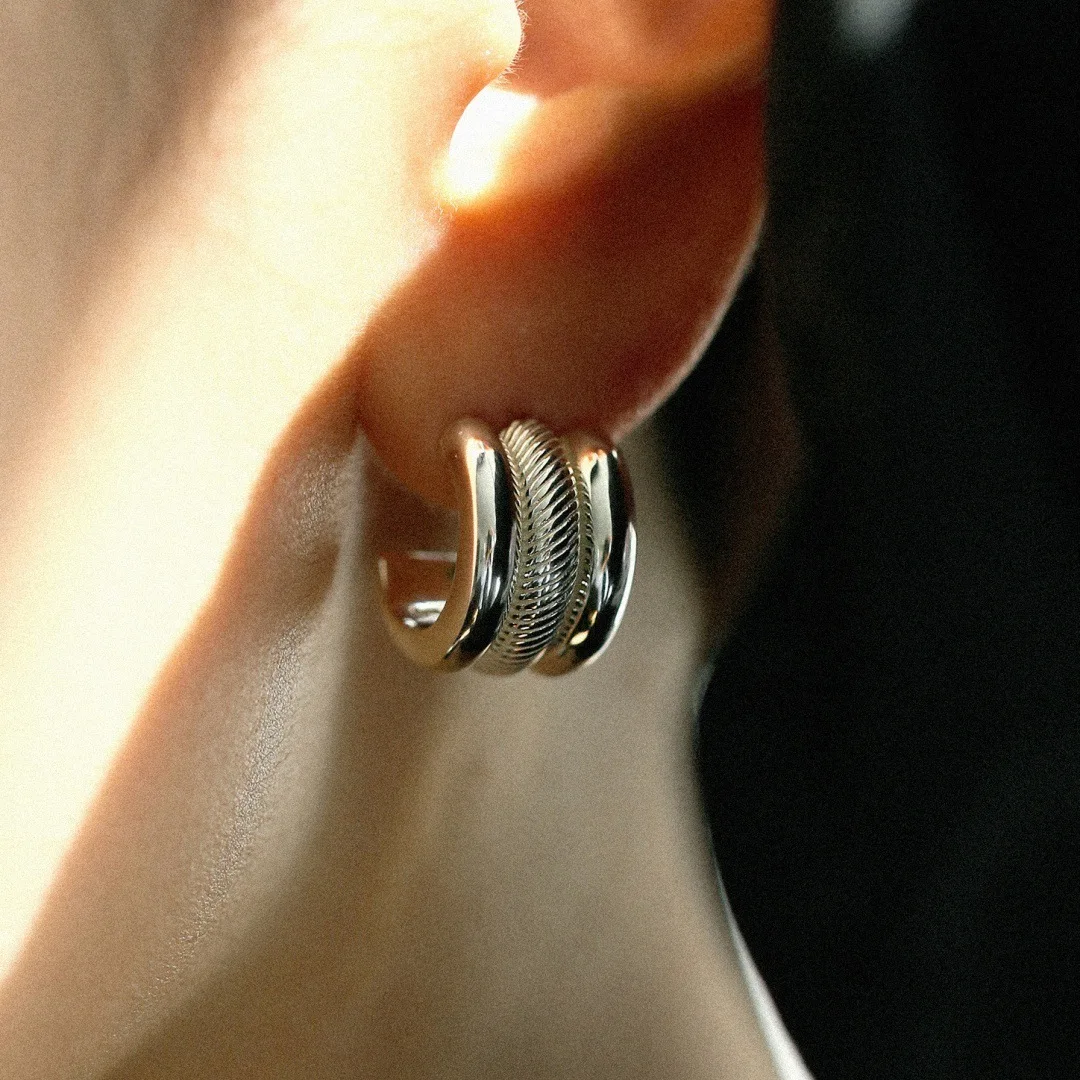 

Fashion Designer Brass Plated 18K Gold Thick Gold Silver Earrings Woman Europe America Popular Jewelry