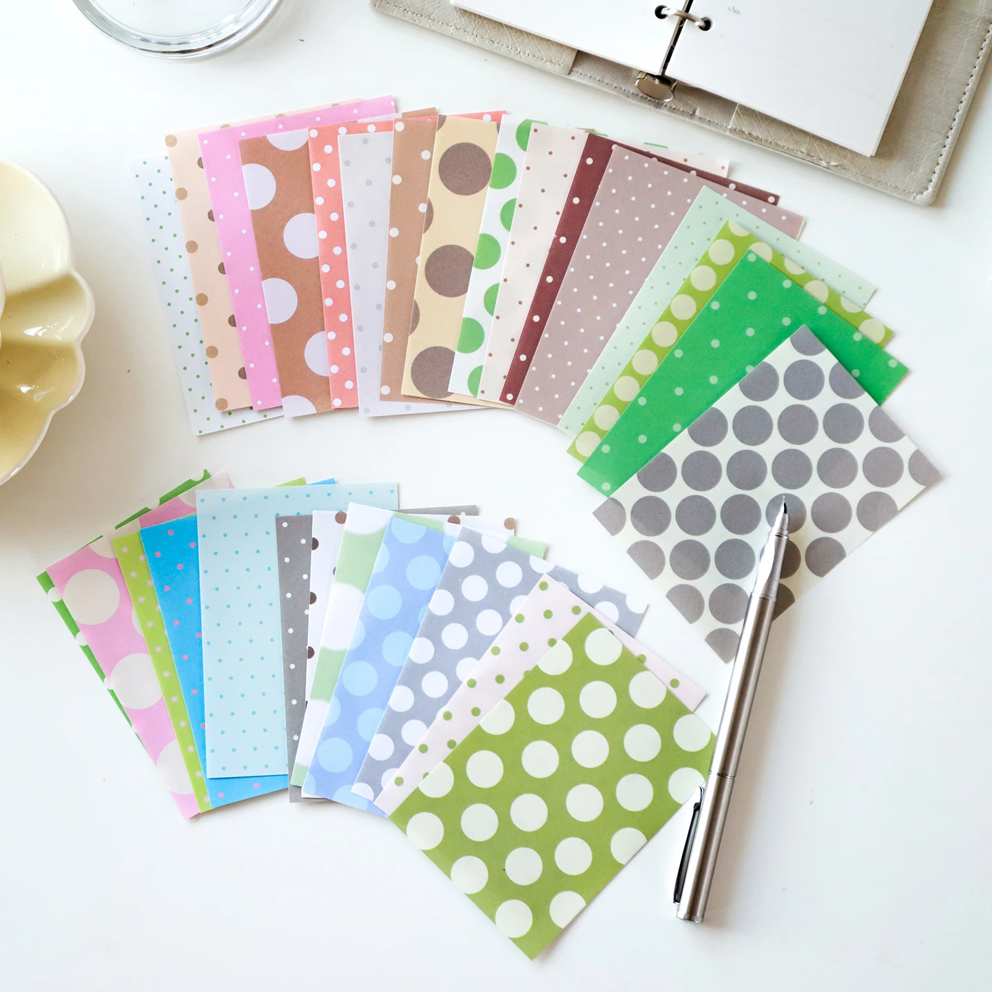 200 Pieces of Small Notebook Sticky Notes with Colorful Basic Polka Dot Decorative Patterns and Vintage Background Material Paper (Non-Adhesive)