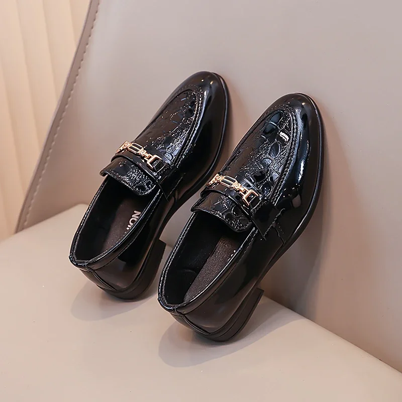 Chaussures plates noires classiques pour garçons, chaussures formelles à bout pointu, chaussures en cuir à fond souple, Style britannique, printemps-automne 2025