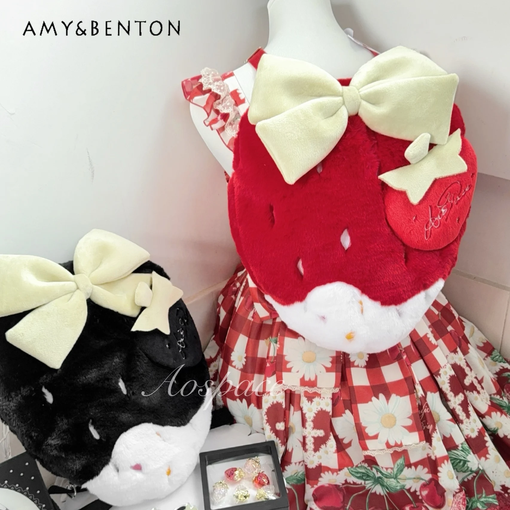 

Three-dimensional Strawberry Plush Embroidery Cute Casual Backpack Lolita Sweet Splicing Color Mini Backpack Cartoon Tote Bag