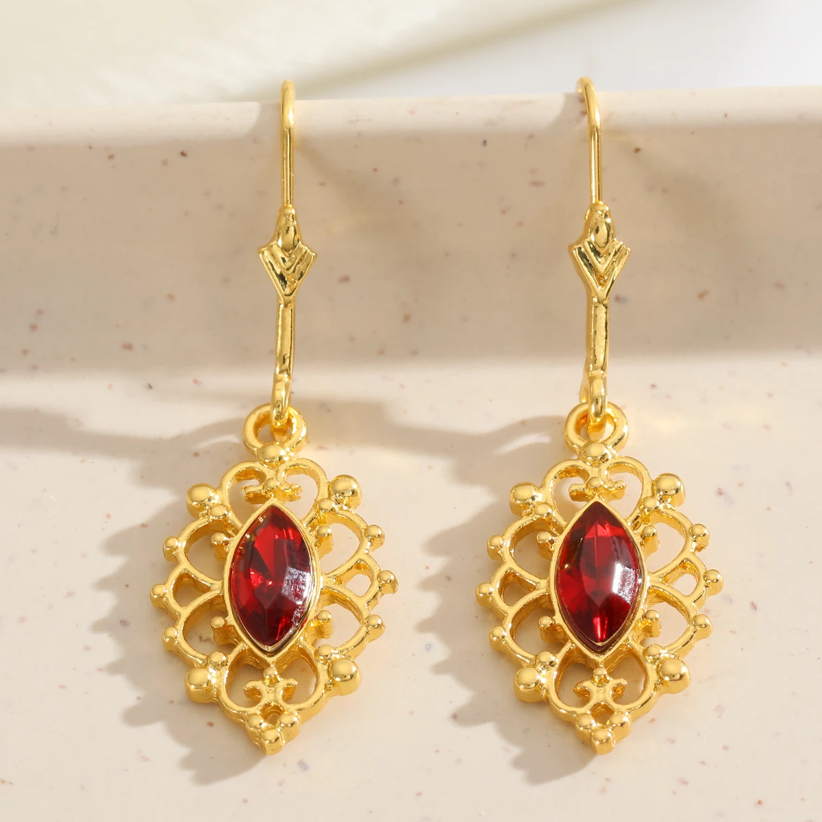 French-style diamond-shaped border, with round pearls and artificial gemstones set inlays, lady's party pendant earrings