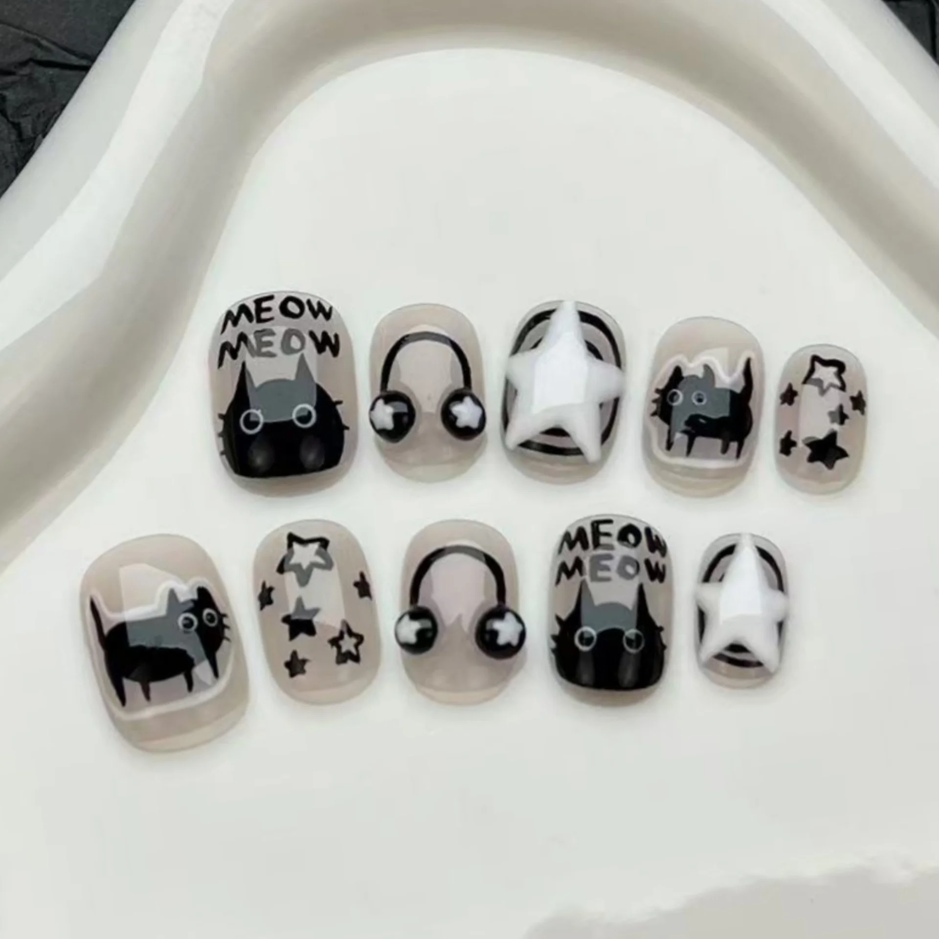 

10pcs Handmade False Nails Tips Cute Cat Star Design Short Square Round Fake Nail Art Finished Press on Nails Reusable Manicure