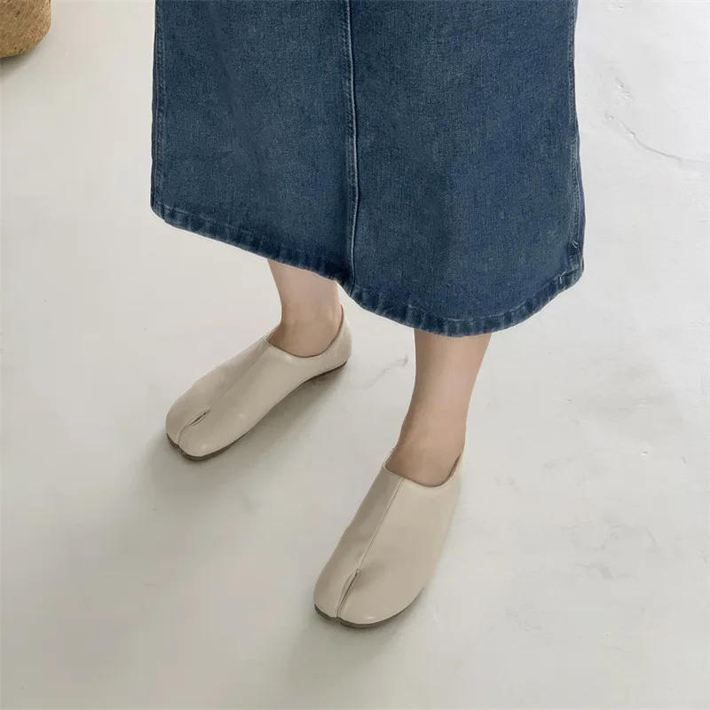 New Ninja Split Toe Women Flats Tabi Shoes Shallow Lazy Slip-On Slingback Mules Pig Hoof Shoes Woman Loafers Chaussure Femme