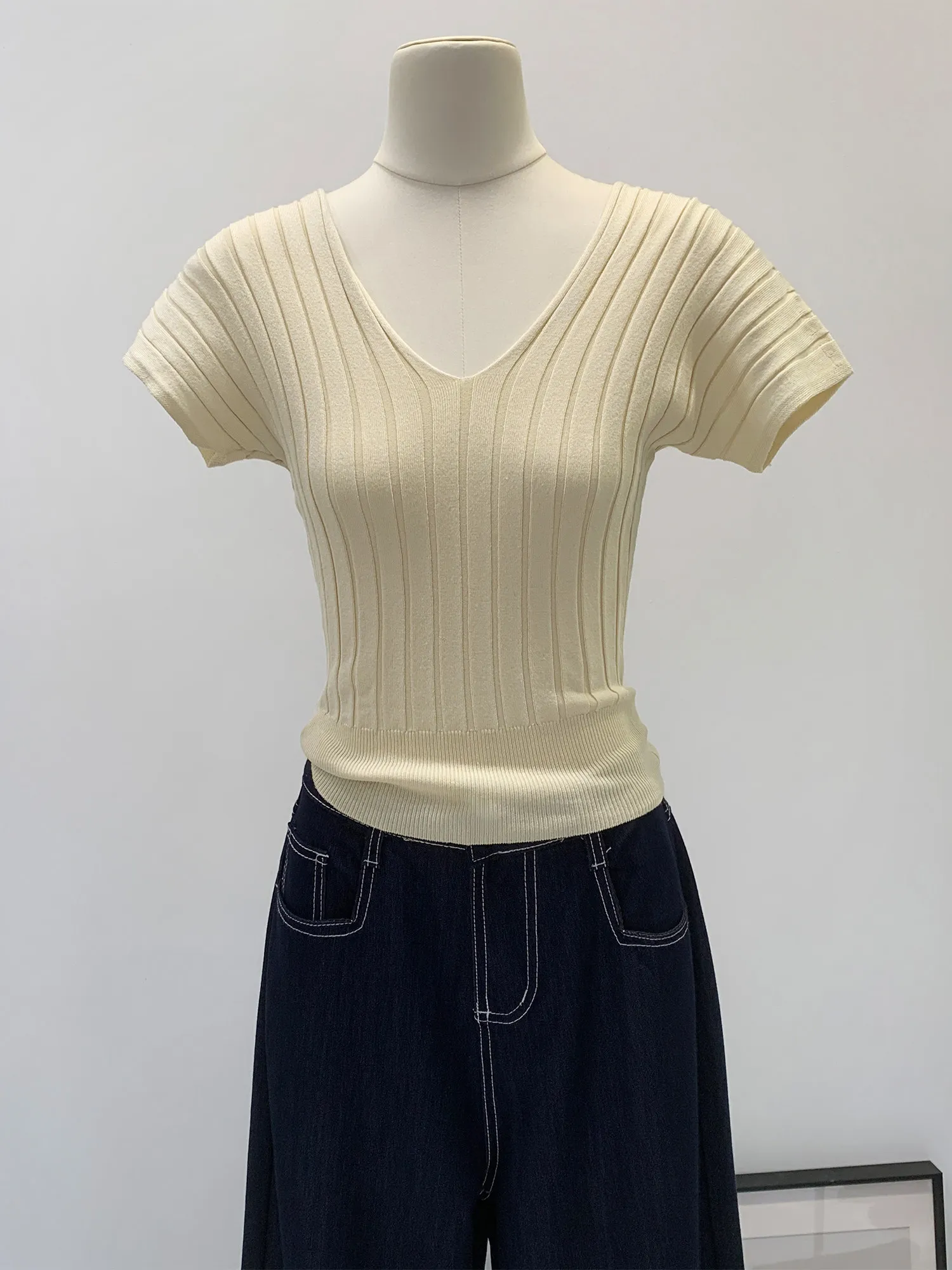 Unique Beautiful Short Sleeve Knitted Sweater Women's Slim Fit Summer New Style Ultra Good Looking Single Wear Small Top