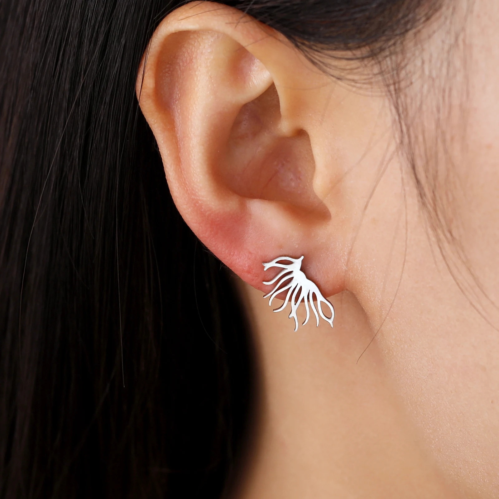 Skyrim Ginseng Stud Earring for Women Gold Color Stainless Steel Ear Piercing Korean Fashion Jewelry Birthday Gift Wholesale