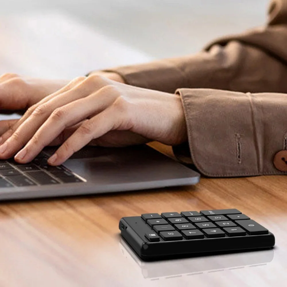 New Bluetooth Numeric Keypad 19 Keys Mini Number Keyboard Lightweight External Number Pad for for Laptop PC Accounting Supplies
