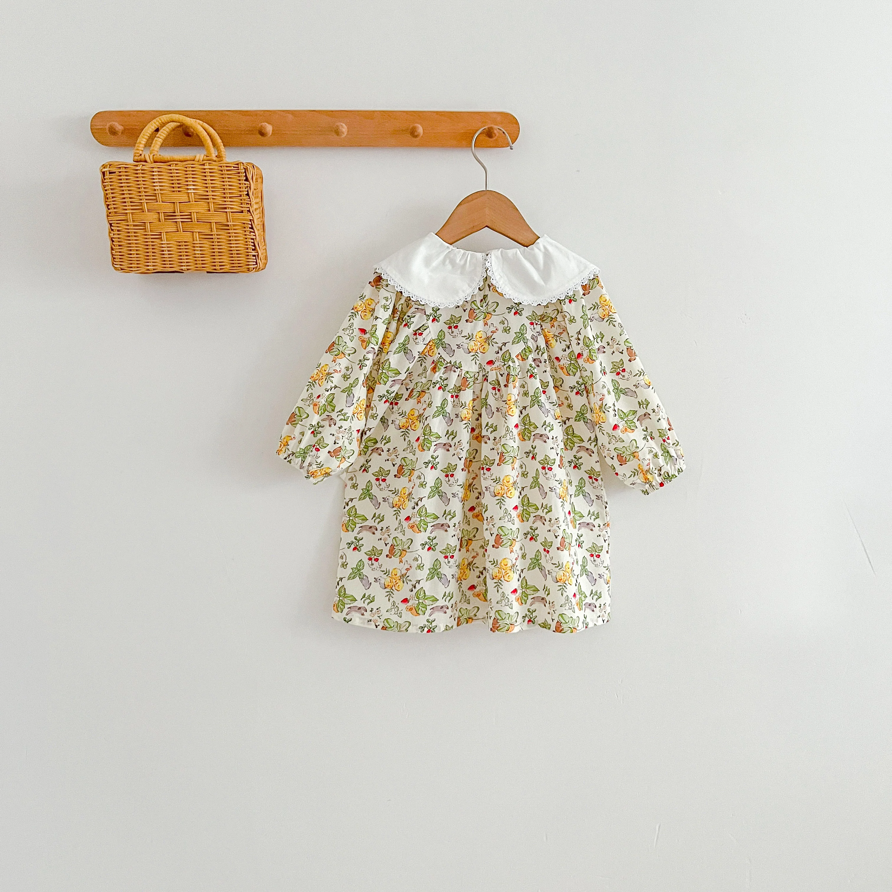 Familien look Frühling Blumen kleid Baby Mädchen bestickt Pandora Kragen Baumwoll kleid Baby Mädchen Blumen Bodysuit Schwestern Look Kleidung – Detail 12