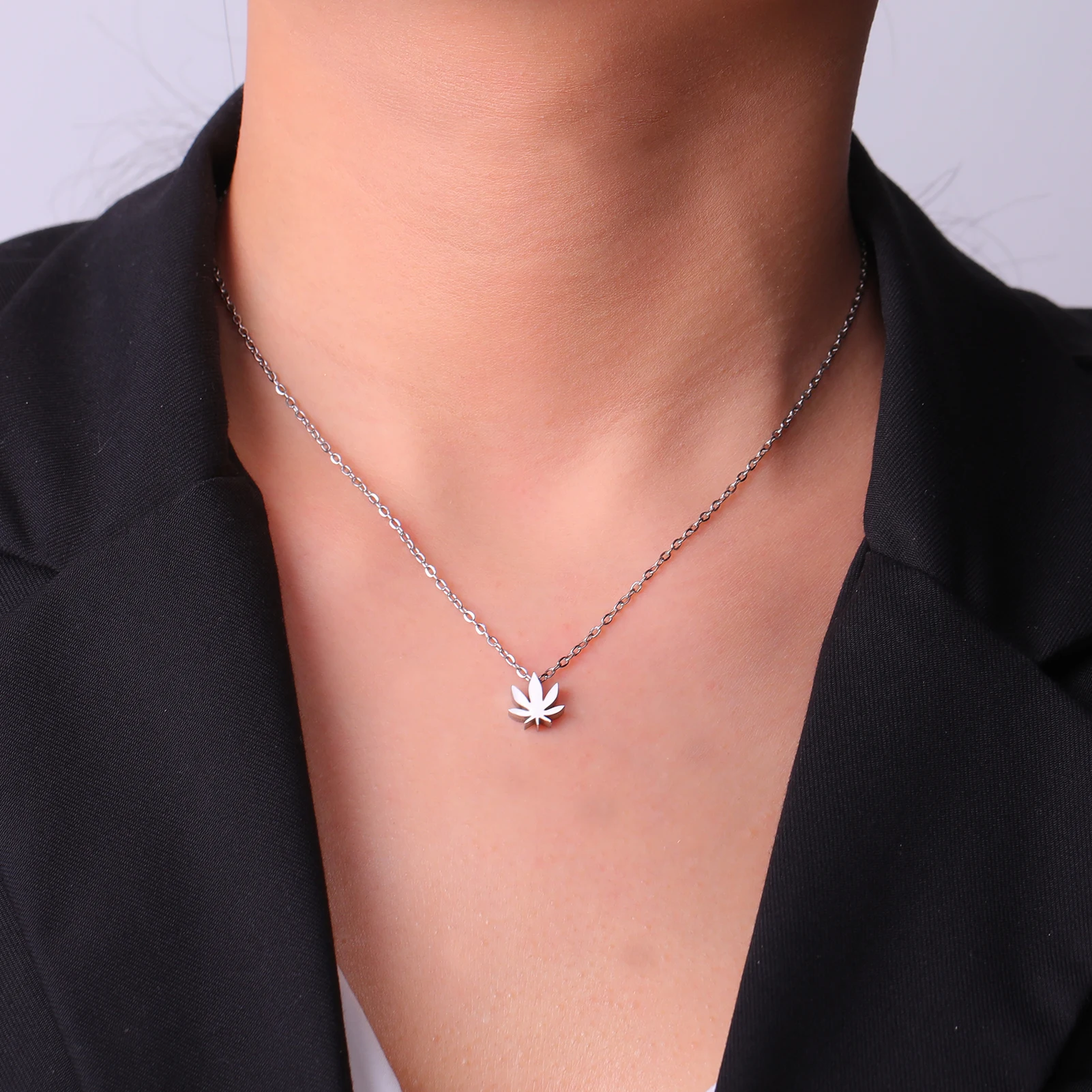 Kkjoy Edelstahl Pflanze Vierblättriges Kleeblatt Anhänger Halskette Mode Elegante Feminine Kurze Schlüsselbein Kette Halskette Schmuck – Detail 21