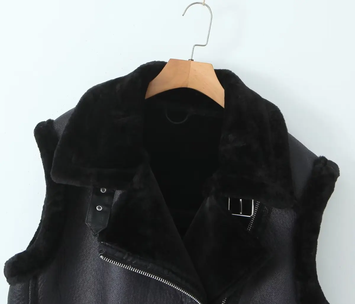 Winter Faux Fur Vest Women Sheepskin Waistcoat Jacket Chic Lady Moto Biker Leather Jacket Fleece Warm Coat Woman Sleeveless