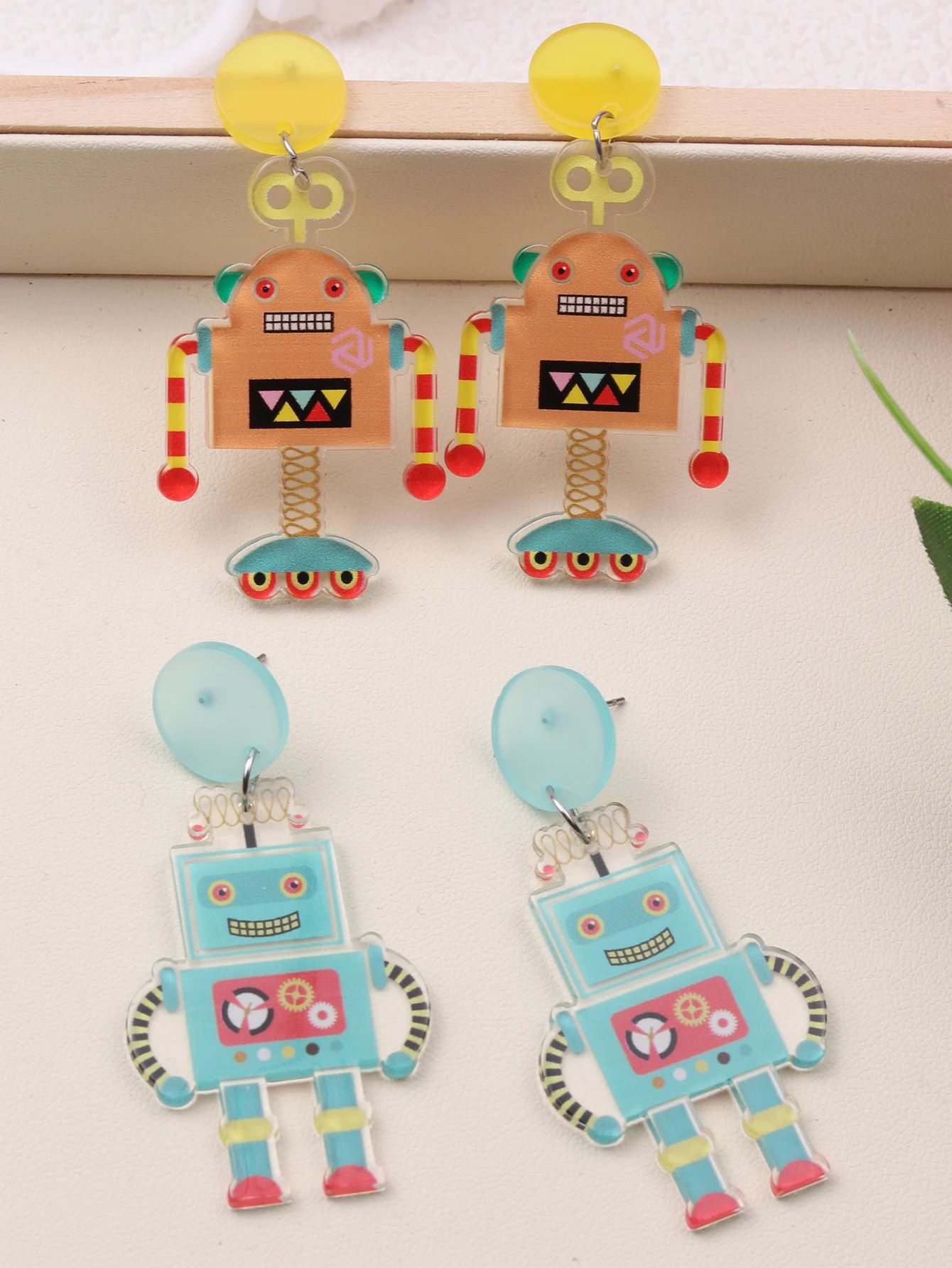 Korean cartoon dinosaur earrings fun robot acrylic accessories 2024 women\'s simple cute style a pair of jewelry earrings