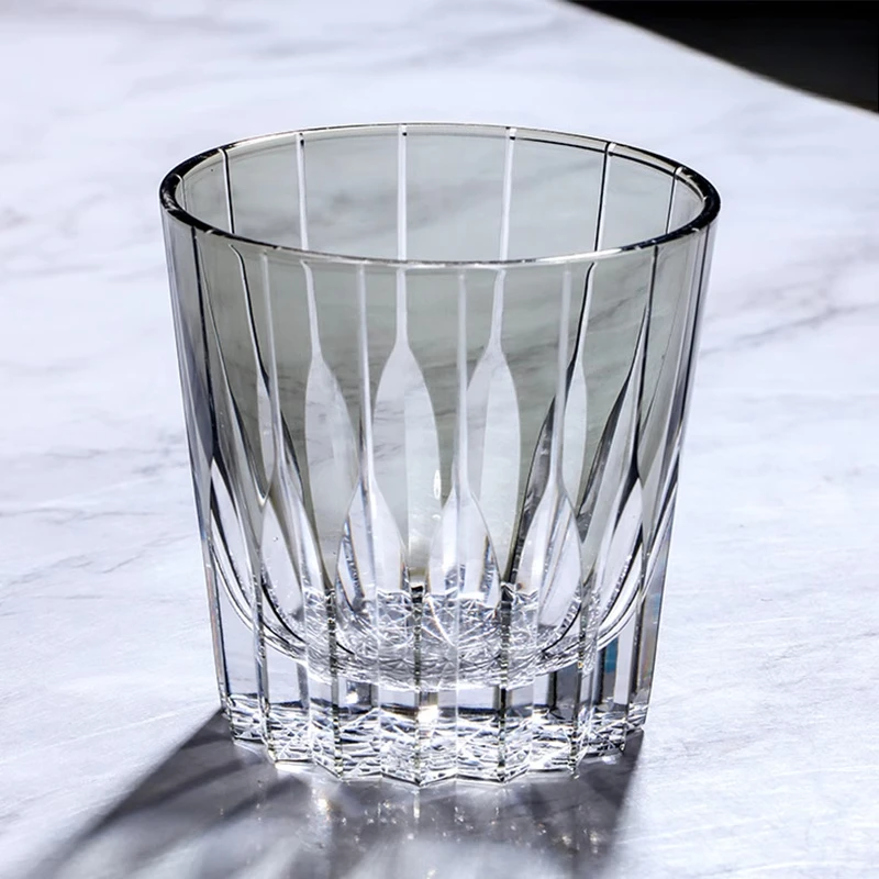 

Hand-carved high-end crystal cup, Xingmanlock whisky glass gift box.