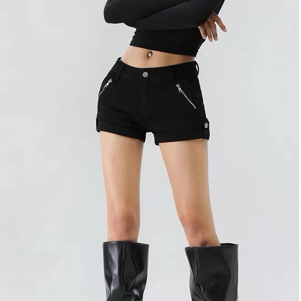 Women's Black Casual Denim Shorts Y2K Pocket Harajuku High Street Fashion 2000S Aesthetic Retro Denim Clothing Shorts 2026  New