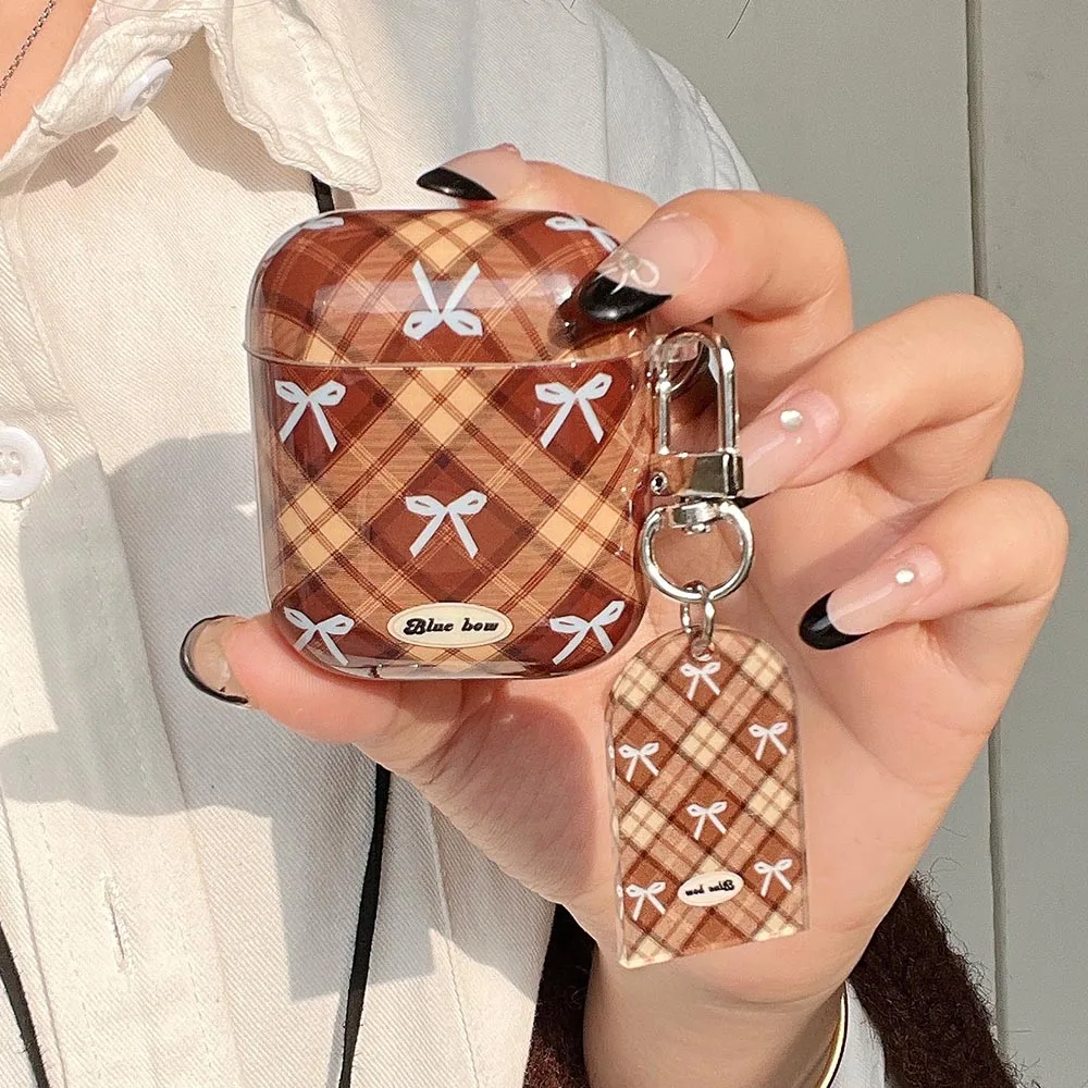 Fashion Girl Retro Style Plaid Bow Pattern Keychain Tag Odporne na wstrząsy etui ochronne do słuchawek AirPods 2 3 4 Pro 2 Akcesoria