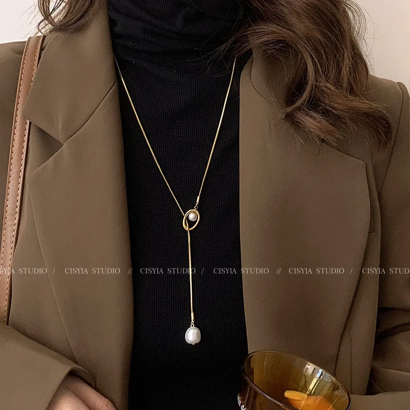 Pearl Necklace Long Gold Tone Vintage Fall Winter Elegant Sweater Chain Premium Jewelry Women Daily Party Office Necklaces