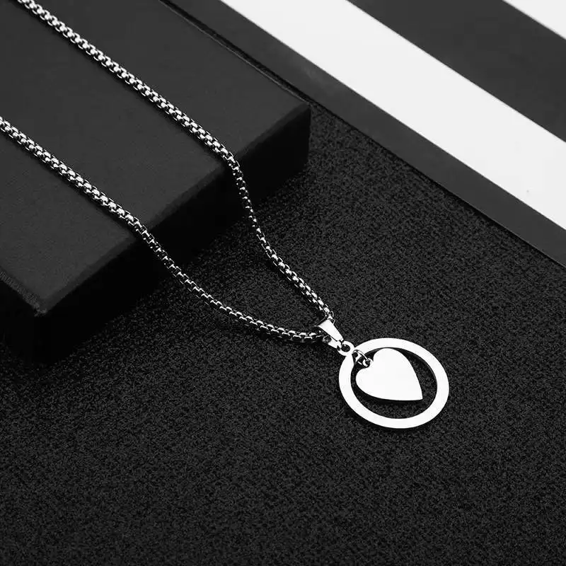 Stainless Steel Round Hoop Pendant Necklace for Men Women Love Heart Charm Neck Chain Necklace Hiphop Kpop Neck Jewelry Gifts