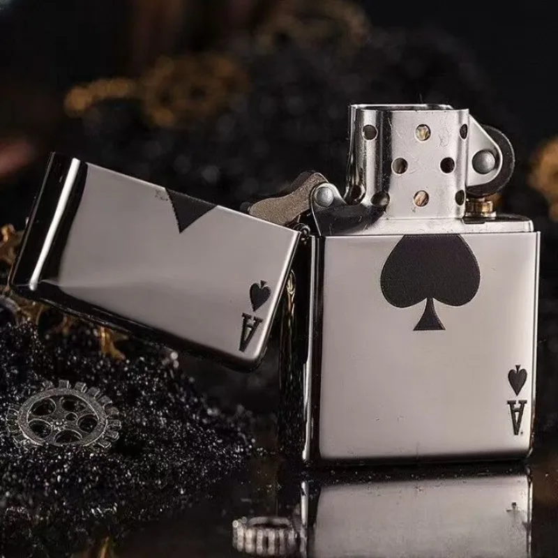 Spades Kerosin-Feuerzeug, winddicht, klassisches Retro-Kerosin-Feuerzeug mit Schleifrädchen als personalisiertes Geschenk für Ihren Freund