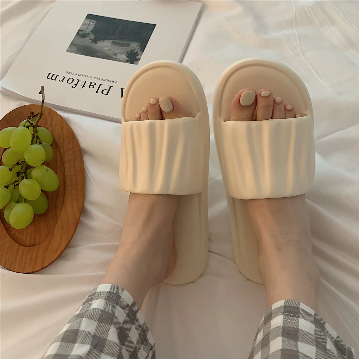 2023 New Summer Fashion EVA indoor slippers women's summer fashion simple Japanese style home light bathroom bath sandals