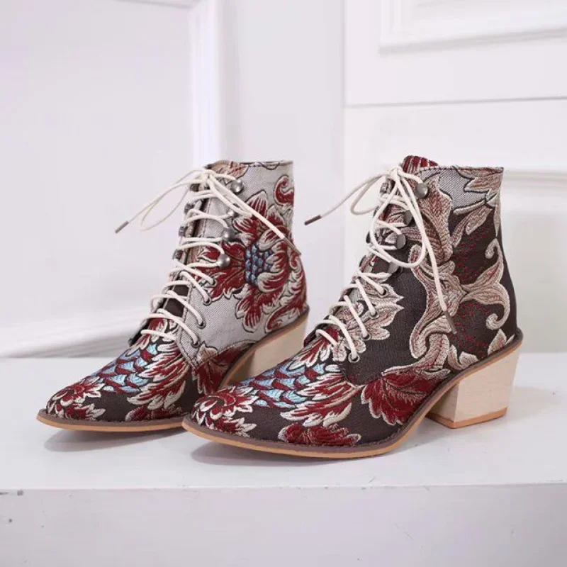 New Thick Heel Lace-up Women\'s Shoes Embroidered 35-43 Plus Size Fashion Retro Warm Short Boot Botas Femininas 2023