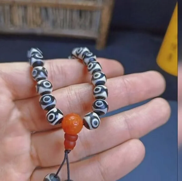 Tibetan batu akik hitam tua merah alami Dzi * 3 mata * 108 kalung panjang manik-manik M3078