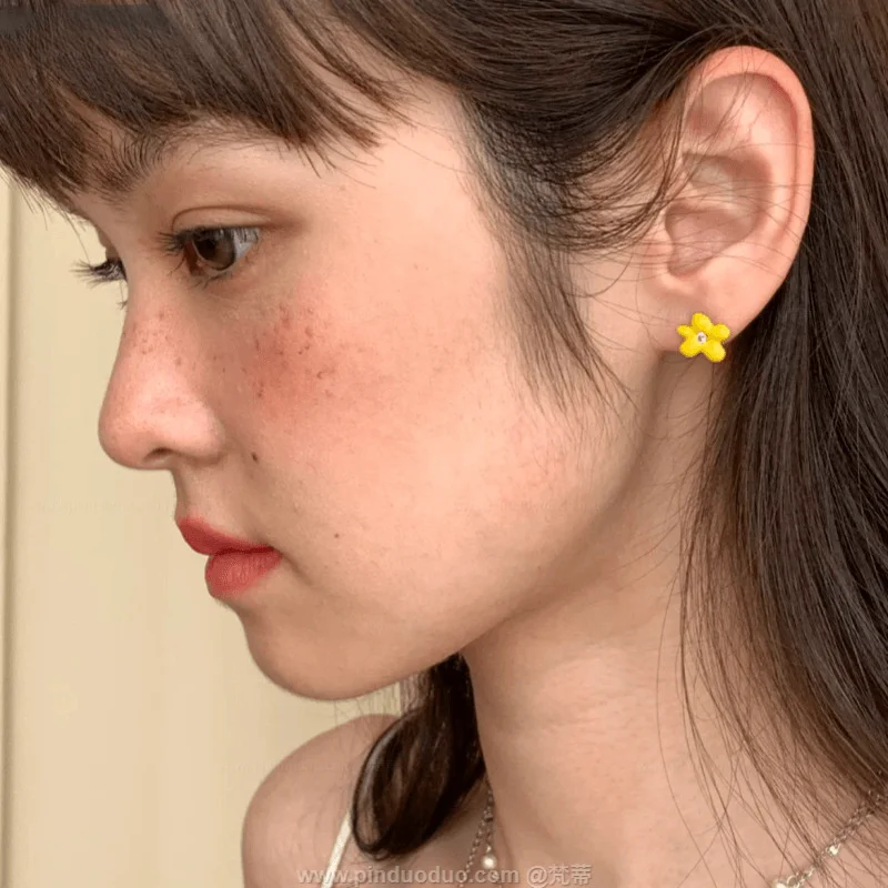 

Sweet And Fresh Spring Red Yellow Small Flowers Earclip Earrings For Women Cute Petal Earrings Jewelry Accessories For Friends