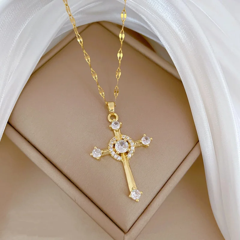 Micro-inlaid Gorgeous Exquisite White Jewelry Round Christian Cross Necklace Classic Versatile Stainless Steel Girls Dinner Gift